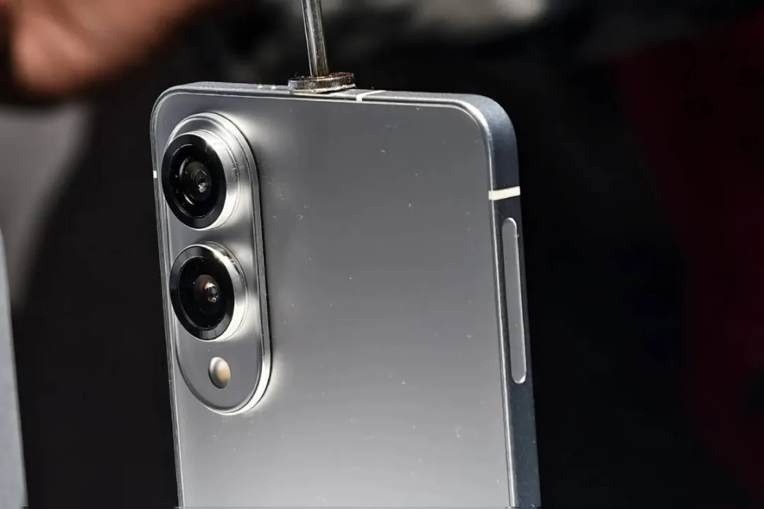 Oficialiai paskelbta: kada debiutuos naujasis Samsung Galaxy S25 Edge