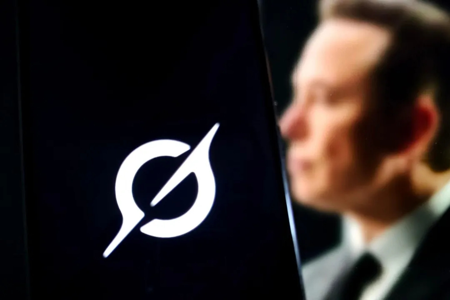 Elono Musko dirbtinis intelektas Grok: ar Microsoft ruošiasi naujam AI žingsniui?