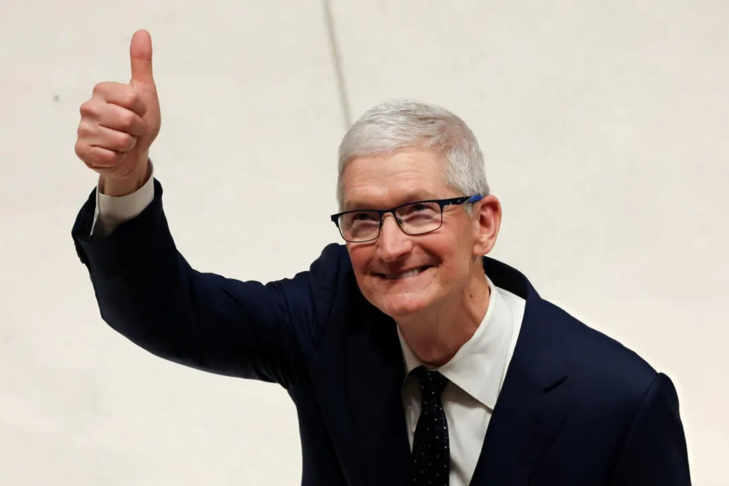 Apple uždirba rekordinius 95,4 mlrd. dolerių, nepaisydama JAV tarifų iššūkių