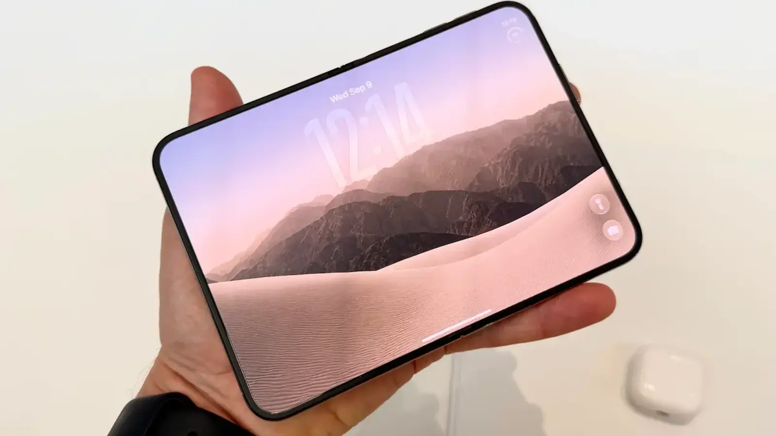 iPhone Duo pasiūlą 2026 m. ribos sudėtinga lanksto gamyba