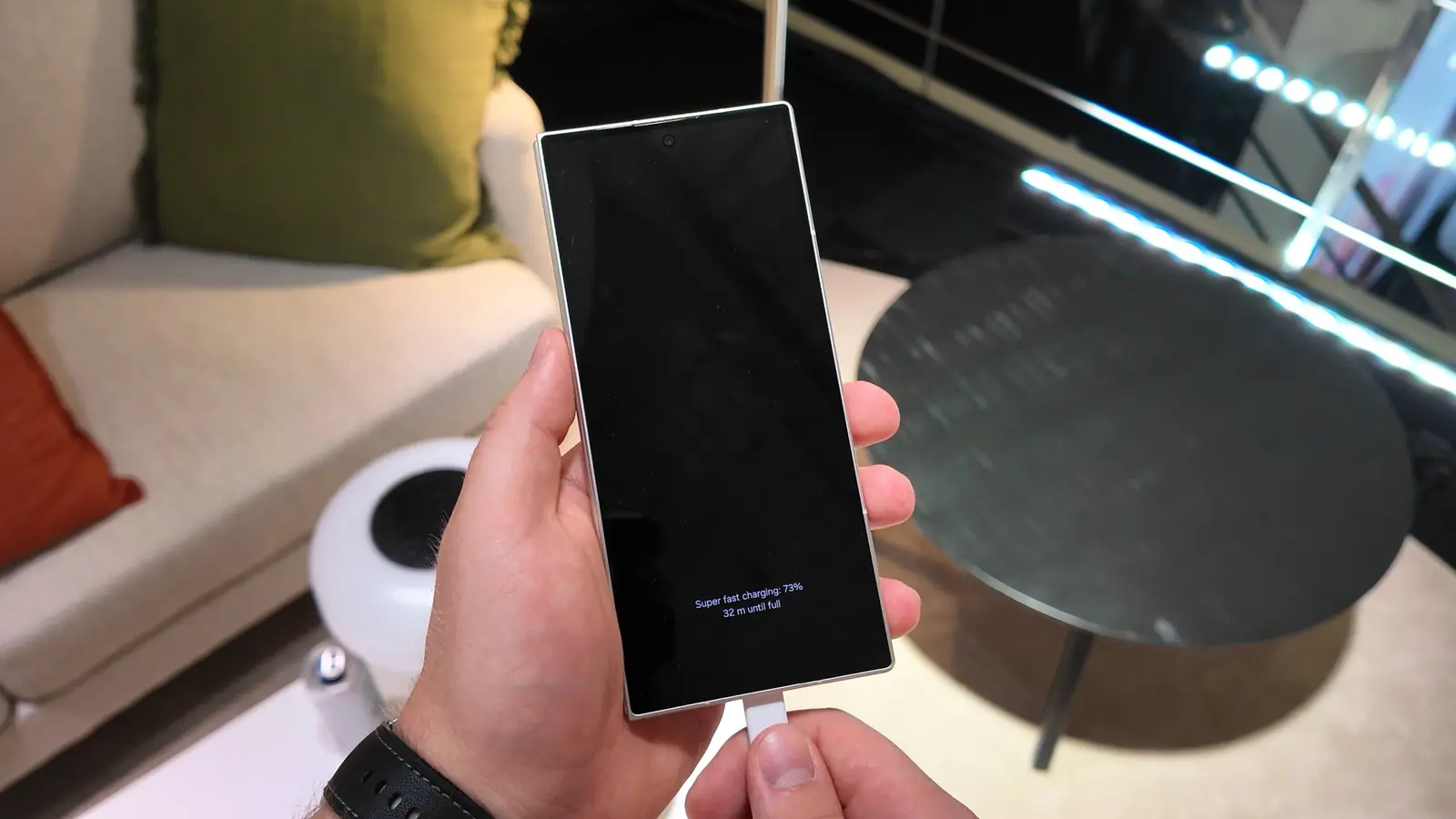 Galaxy S27 Ultra: greitesnis įkrovimas ir AI kamera