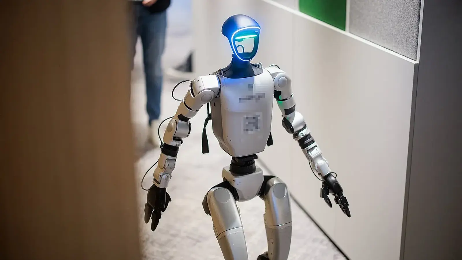 Vilniuje robotas-influenceris prabils trimis kalbomis