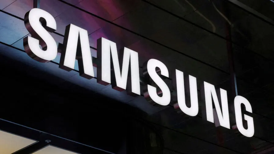 Samsung kuria robotus lustų gamyklų automatizavimui