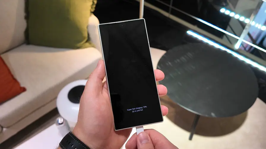 Galaxy S27 Ultra: greitesnis įkrovimas ir AI kamera