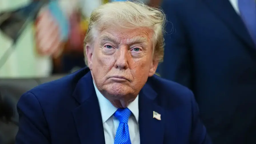 JAV vyriausybės pokalbių robotas prieštaravo Trumpui