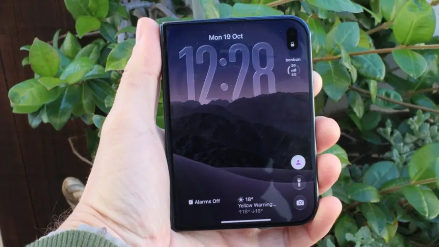 Apple testuoja iPhone Duo 2 su Face ID po ekranu versiją
