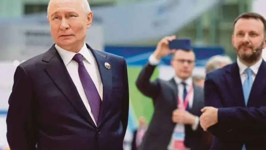 Putinas gyrė Muską, didėjant įtampai dėl „Starlink“