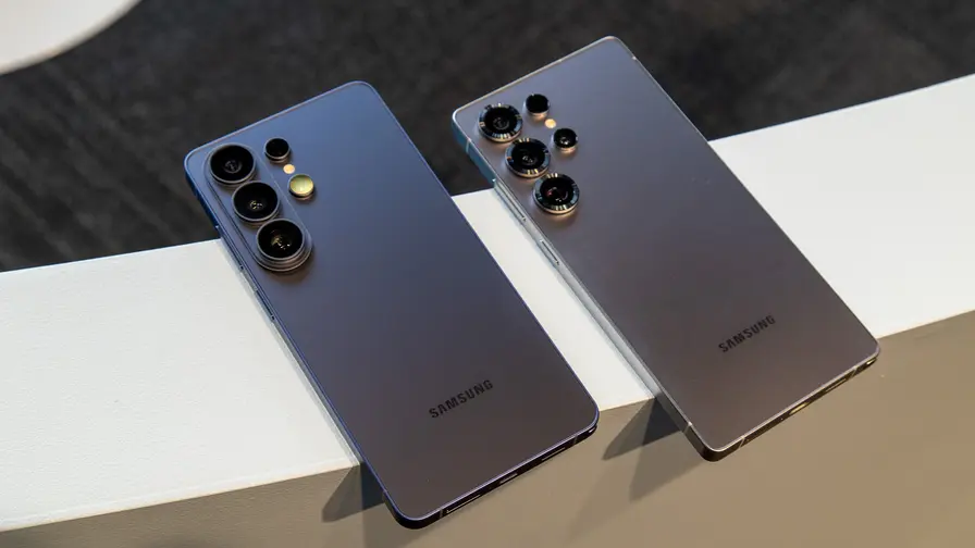 Samsung pradeda Galaxy S27 AMOLED ekranų masinę gamybą